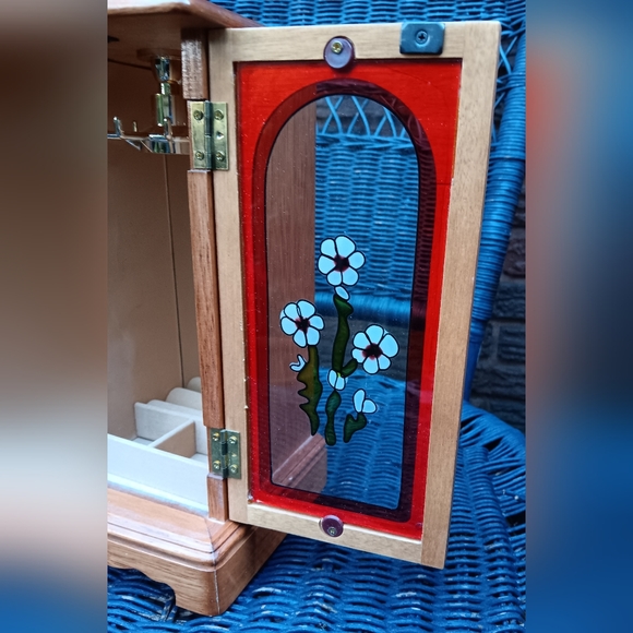 Vintage Montgomery Ward By Wondercrafts stained glass jewelry box - Picture 7 of 9